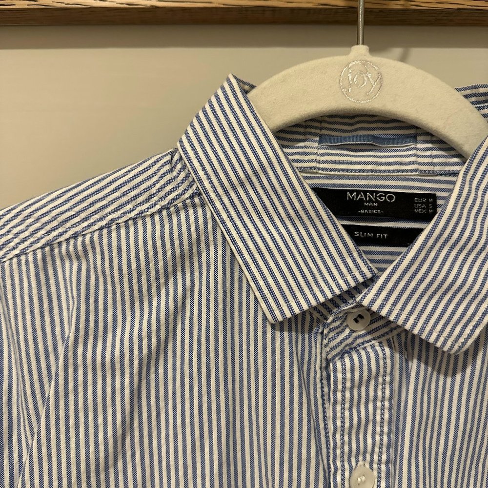 Mens dress shirt, blue and white stripes, size small, slim fit